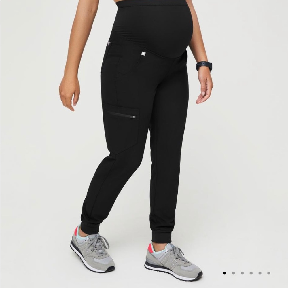 Figs Zamora maternity jogger scrub pants